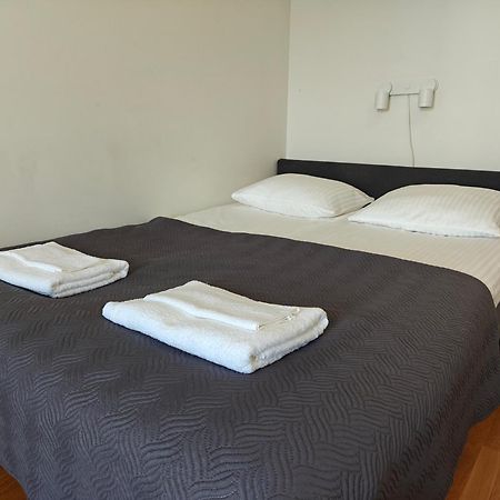 Lovely Northern Apartment, Parking Oulu Bagian luar foto