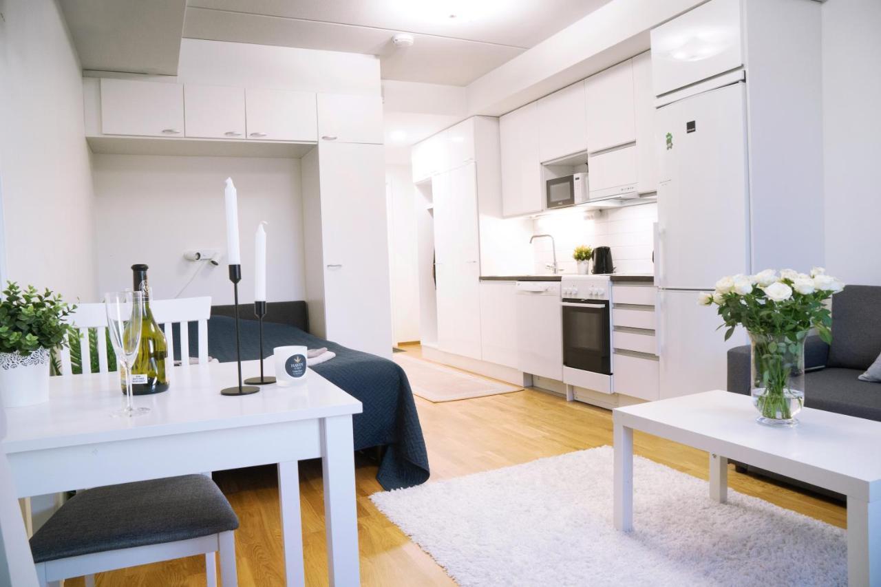 Lovely Northern Apartment, Parking Oulu Bagian luar foto